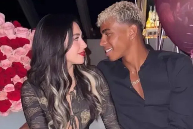 😂Bạn đang mang thai? Bạn gái Yamal lúng túng trả lời fan: Chưa đâu