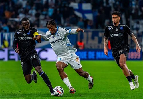 Marseille đấu với Auxerre