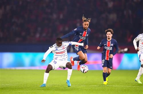Paris Saint Germain đấu với Strasbourg