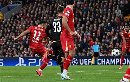 Liverpool đấu với Bologna