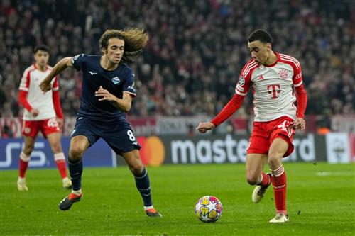 Bayern Munich đấu với Lazio