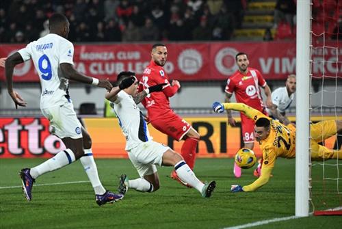 Monza đấu với Inter Milan