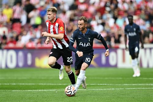 Brentford đấu với Tottenham Hotspur