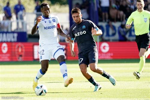 Marseille đấu với Auxerre