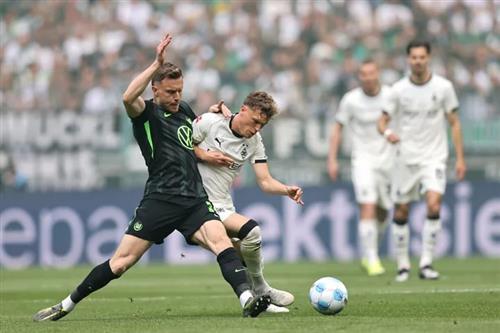 B. Monchenladbach vs Wolfsburg