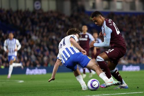 Brighton đấu với Aston Villa