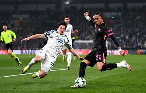Copenhagen đấu với Chelsea