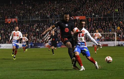 Barbarstro đấu với Barcelona