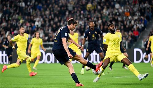 Juventus đấu với Lazio