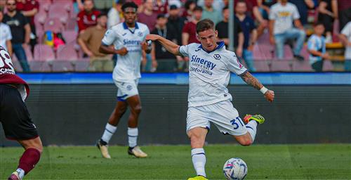 Salernitana đấu với Verona