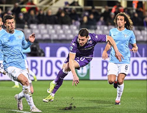 Fiorentina đấu với Lazio