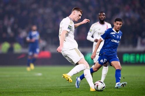 Lyon đấu với Marseille