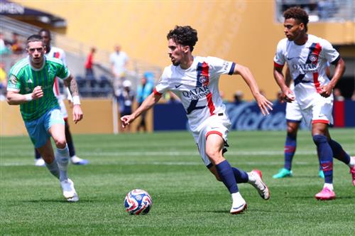 Seattle Sounders đấu với Paris Saint-Germain