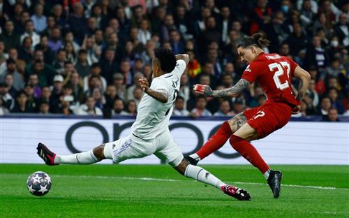 Real Madrid đấu với Liverpool