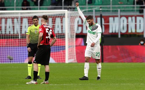 AC Milan đấu với Sassuolo