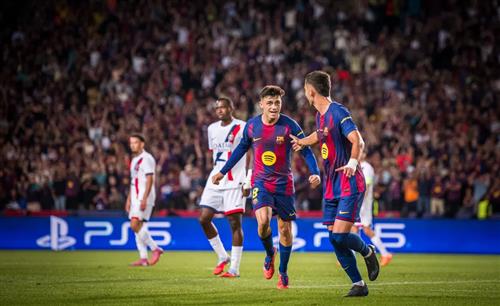 Barcelona đấu với Paris Saint Germain