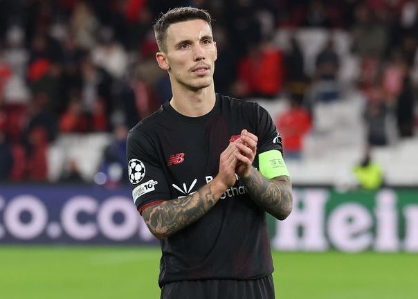 Bild: Bayern nghiêm túc cân nhắc chiêu mộ Grimaldo nhưng cầu thủ này lại mơ trở lại Tây Ban Nha